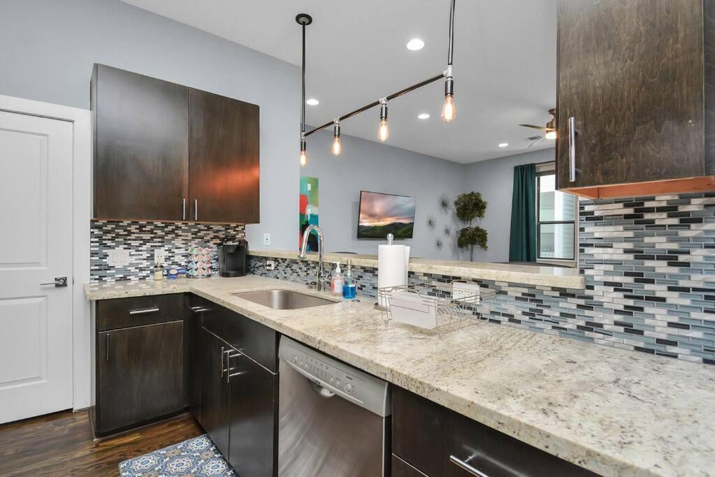 Skyline Views - Sleeps 10 Home Near Downtown Houston Ngoại thất bức ảnh
